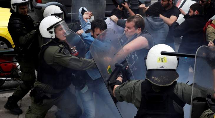 فرانس برس: جرح شرطيين في اثينا جراء هجوم في أعقاب تظاهرة