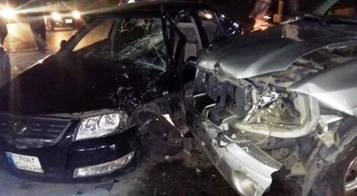 الدفاع المدني: ثلاثة جرحى إثر حادث سير بين ثلاث سيارات في السمقانية