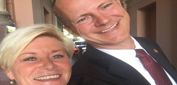وزير نرويجي يقدم استقالته بعد حصول زوجته على عمل في أميركا