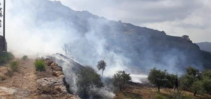 الدفاع المدني:إخماد حريق "فان" وأعشاب في بدنايل وحريق أعشاب في بعلشميه