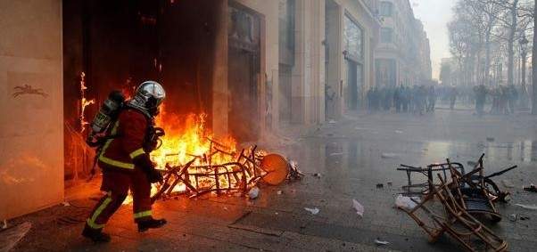 رئيس وزراء فرنسا: ستحظر الاحتجاجات في حال مشاركة جماعات متطرفة وعنيفة