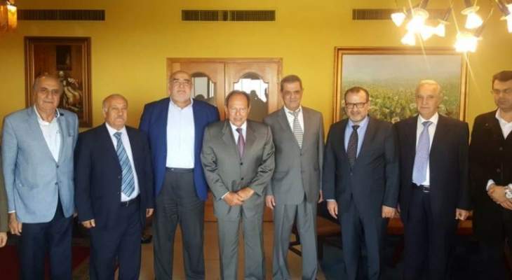 وفد من الأحزاب المنضوية بالجبهة التقدمية العربية التقى لحود: لإقرار قانون انتخابي وطني
