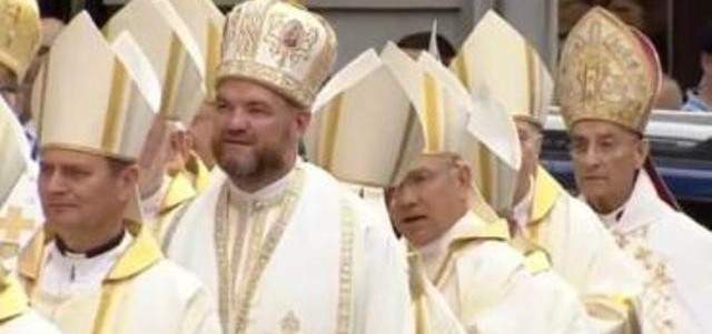 الراعي يشارك بالذبيحة الالهية التي ترأسها البابا فرنسيس في بوخارست