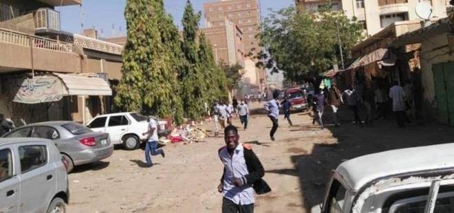 الشرطة السودانية تطلق الغاز المسيل للدموع على محتجين في الخرطوم