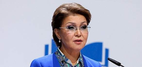 مجلس الشيوخ الكازاخستاني عيّن ابنة الرئيس المستقيل رئيسة له
