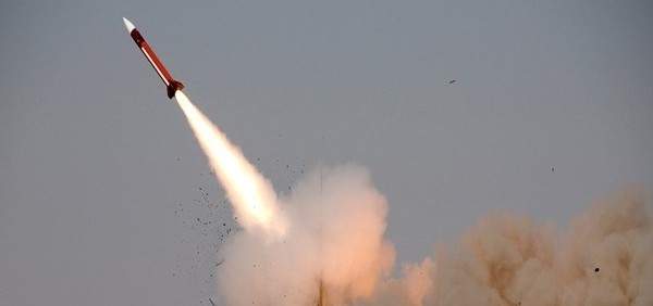 التحالف العربي:إصابة مقيم باكستاني في سقوط صاروخ أطلقه أنصار الله على جازان