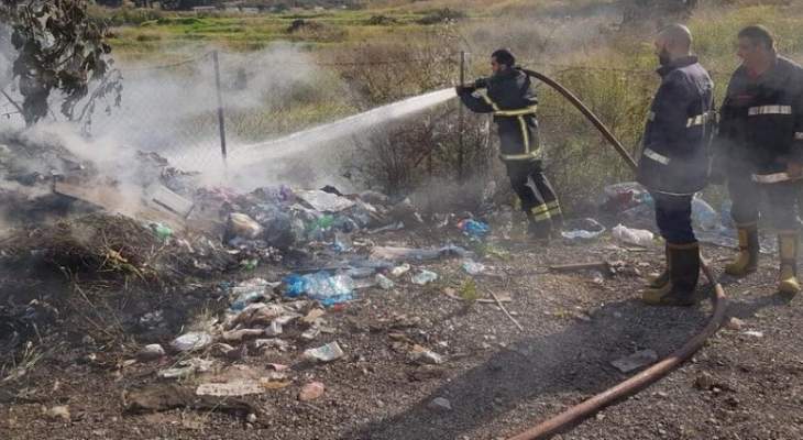 إخماد حريق أكوام من النفايات في سد البوشرية بالمتن