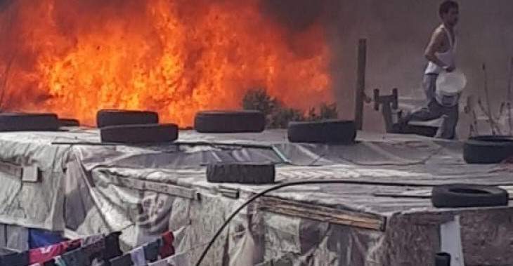 النشرة: اندلاع حريق في مخيم للنازحين السوريين في تعنايل