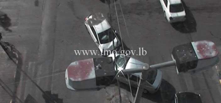 تصادم بين سيارتين عند تقاطع النافعة - ساحة الدكوانة وحركة المرور ناشطة