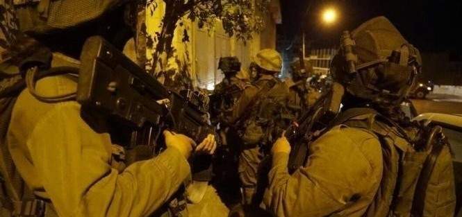 الجيش الإسرائيلي يعتقل 4 فلسطينيين بالضفة الغربية 
