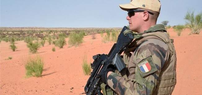 الجيش الفرنسي يعلن القضاء على نحو 30 مسلحاً في مالي