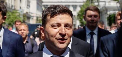 رئيس أوكرانيا يحدد 21 تموز موعدا للانتخابات البرلمانية المبكرة
