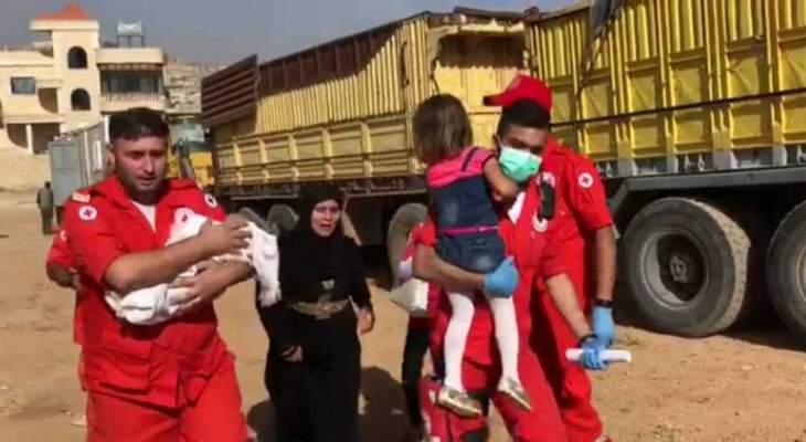 الصليب الأحمر اللبناني يسعف ويقدم خدمات طبية لعائدين إلى سوريا   