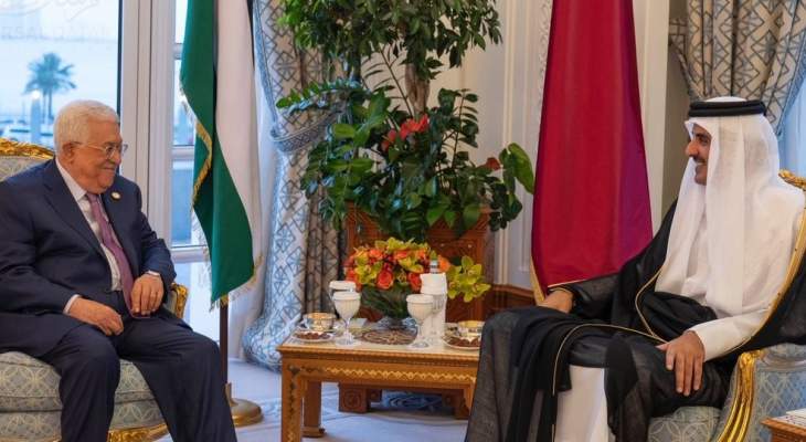 أمير قطر التقى رئيس فلسطين وبحثا بآخر المستجدات وبتطوير العلاقات الثنائية