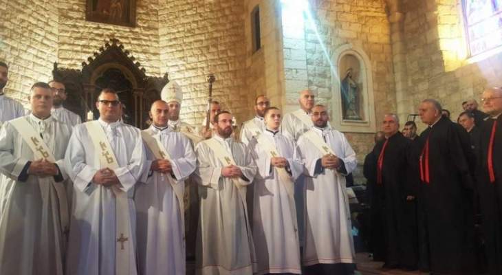 الكنيسة المارونية احتفت بالسيامة الشدياقية لعشرة طلاب من الإكليريكية  البطريركية