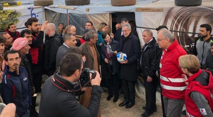 رئيس النمسا زار مخيمات النازحين السوريين في حوش النبي: نعمل على عودتهم إلى بلدهم