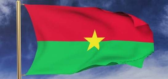 مقتل 3 جنود وإصابة 4 آخرين بانفجار قنبلة أثناء مرور عربتهم العسكرية في بوركينا فاسو 