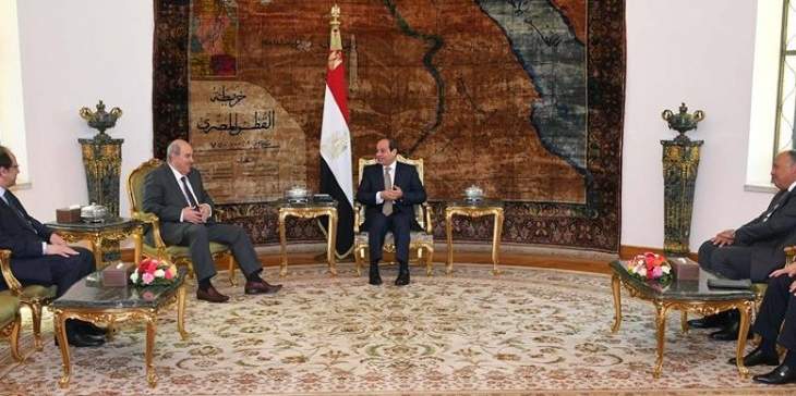 السيسي:للعمل على تطوير العلاقات مع العراق وتعزيز التضامن بين الدول العربية