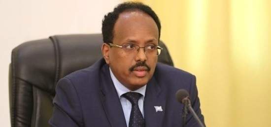الرئيس الصومالي عيّن قادة للأركان والقوات البرية والبحرية
