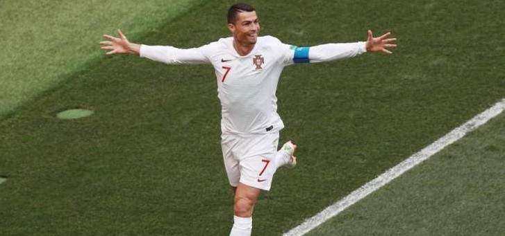 رأسية رونالدو تمنح الفوز الاول للبرتغال و المغرب خارج البطولة