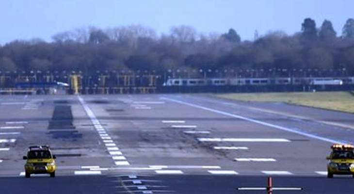 مطار غاتويك في لندن أعلن مجددا تعليق الرحلات الجوية بسبب الاشتباه بطائرة مسيرة
