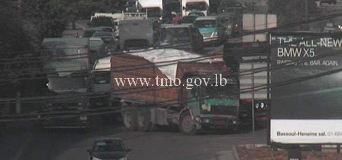 تعطل شاحنة على اوتوستراد الرئيس لحود باتجاه الصياد