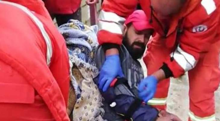 إصابة شخص نتيجة سقوطه عن سقالة في طرابلس 