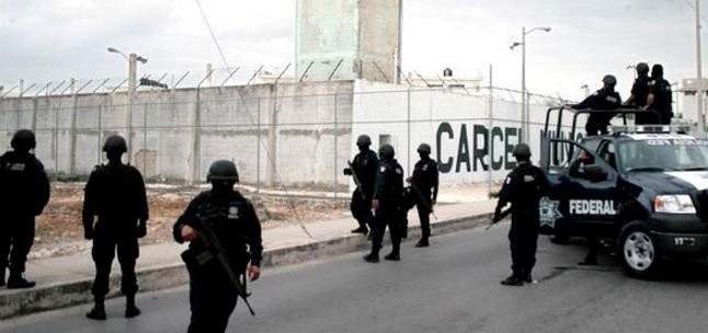 اشتباكات بين الشرطة المكسيكية ومهاجرو هندوراس خلال اقتحامهم الحدود