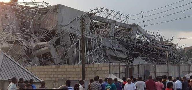 وسائل إعلام: انهيار مبنى يضم مدرسة في لاغوس بنيجيريا