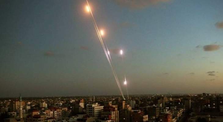 إطلاق عشرات الصواريخ من غزة باتجاه المستوطنات الإسرائيلية