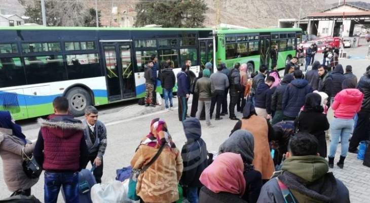 سانا: وصول 8 حافلات تقل العشرات من اللاجئين عبر معبر جديدة يابوس لقراهم وبلداتهم