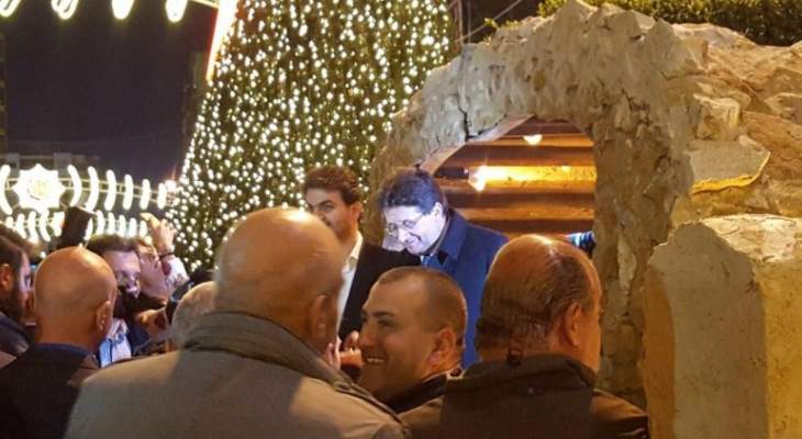 كنعان رعى اضاءة شجرة الميلاد بالجديدة:الشموع التي نضيئها هي لكل لبناني