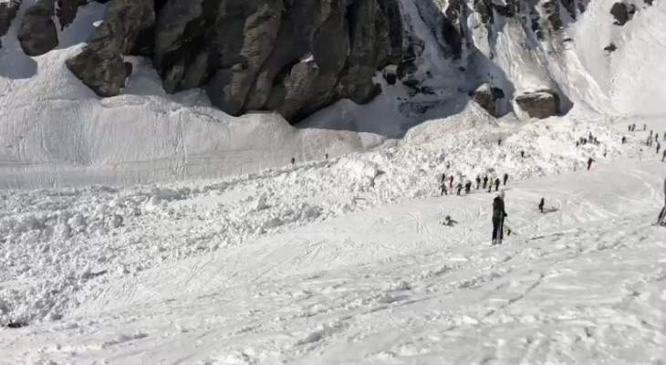 الشرطة السويسرية: انهيار جليدي تسبب بـ"دفن" عدد من المتزلجين