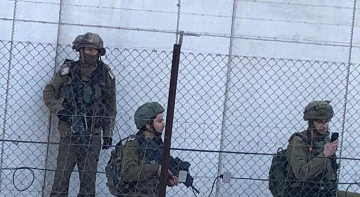 النشرة: دورية اسرائيلية مشطت المنطقة ما بين السياج التقني والجدار العازل مقابل كفركلا