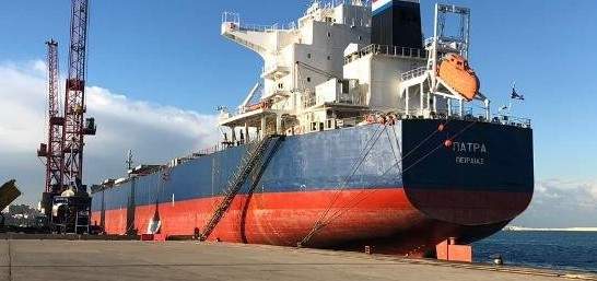 سفينة محملة بـ 70 الف طن من حبوب الذرة رست في مرفأ طرابلس
