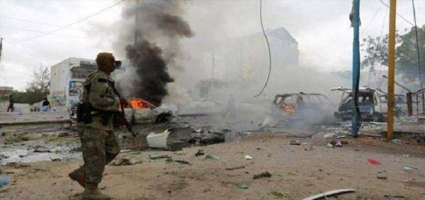 الشرطة الصومالية: 17 قتيلاً في الإنفجارات الثلاثة التي وقعت في مقديشو