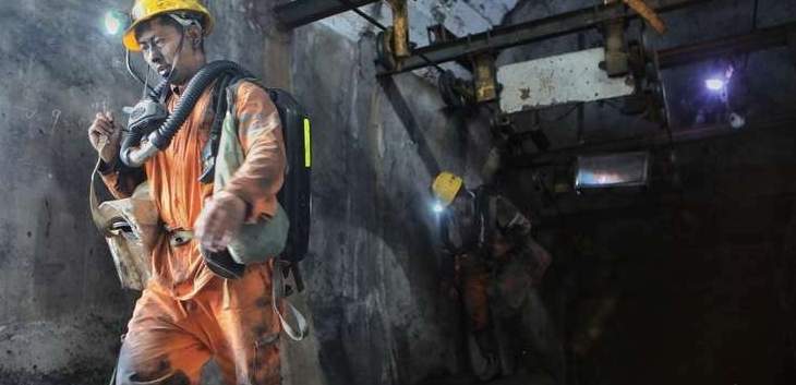 22 شخصا عالقون تحت الأرض بعد انهيار منجم فحم في الصين