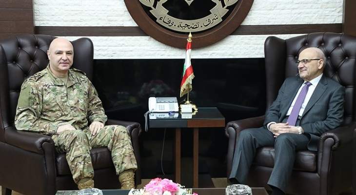 قائد الجيش يستقبل أمين عام المجلس الأعلى اللبناني السوري والأسمر في اليرزة