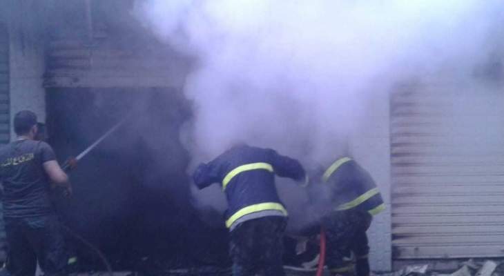 النشرة: اندلاع حريق داخل معرض للأدوات المنزلية في سوق صيدا التجاري