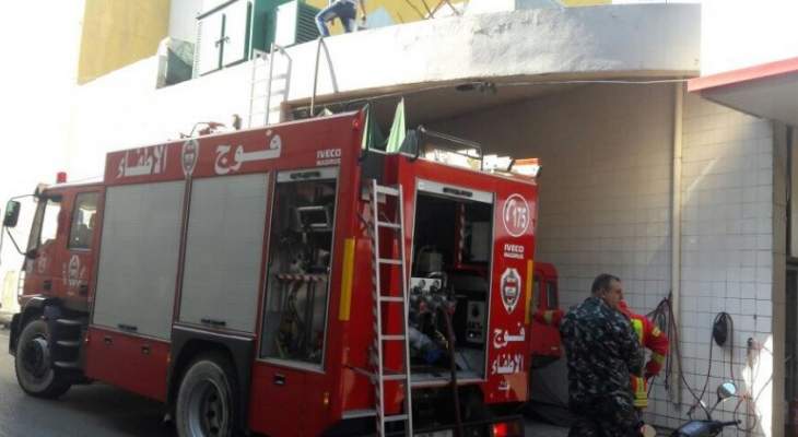 اطفاء بيروت أنقذ طفلاً ووالده من حريق منزلهما في منطقة الباشورة