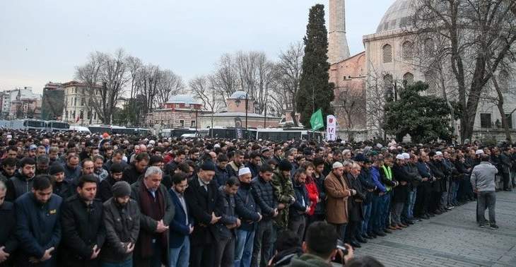 مئات الأتراك تظاهروا في اسطنبول تنديدا باعتداء نيوزيلندا