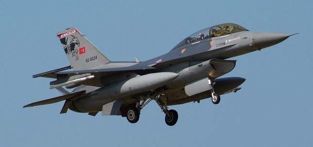 سلاح الجو التركي يقصف مواقع لـ &quot;العمال الكردستاني&quot; شمال العراق