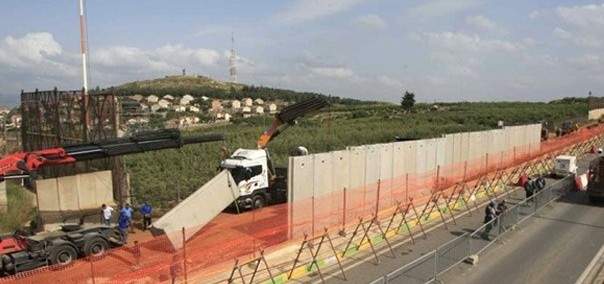 المنار: الجيش الاسرائيلي يبدأ ببناء الجدار الاسمنتي في رأس الناقورة