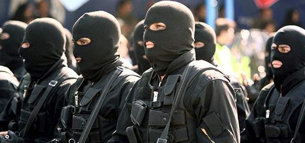 الأمن الإيراني اعتقل 27 عنصرا من خلية إرهابية كانوا يعتزمون تنفيذ هجمات بعدة مدن