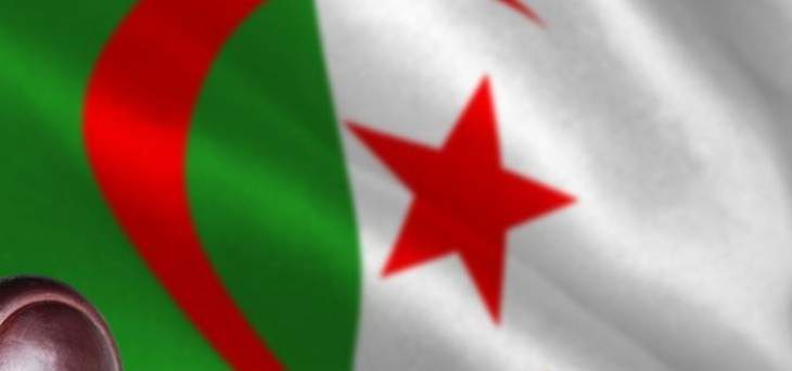 رئيس الجزائر يؤكد استمراره في منصبه حتى تنظيم انتخابات رئاسية لاحقة