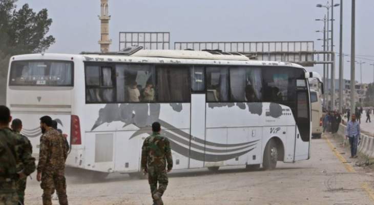 المرصد السوري: القافلة الرابعة تصل كاملة إلى تخوم مناطق سيطرة الفصائل