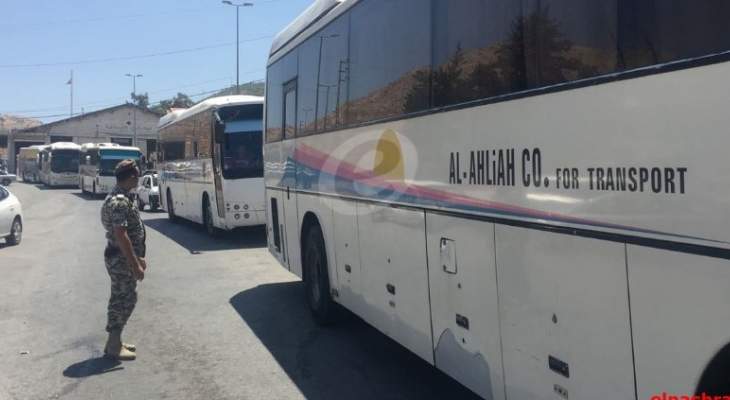 النشرة:حافلات النازحين عبرت باتجاه سوريا وعلى متنها 200 سوري