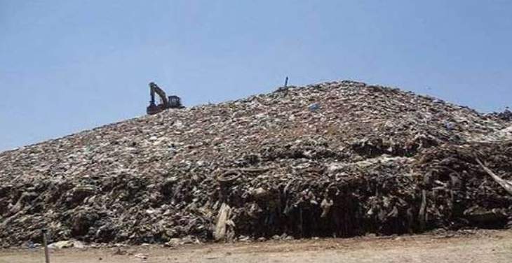 عمال مرفأ طرابلس:إستمرار الوضع الحالي بالنسبة لمكب النفايات سيؤدي لكوارث
