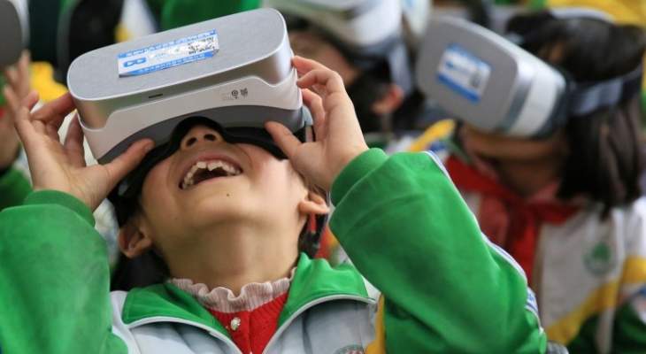 مدارس الصين تستخدم تكنولوجيا الواقع الافتراضي لتسهيل عمليات التعلم
