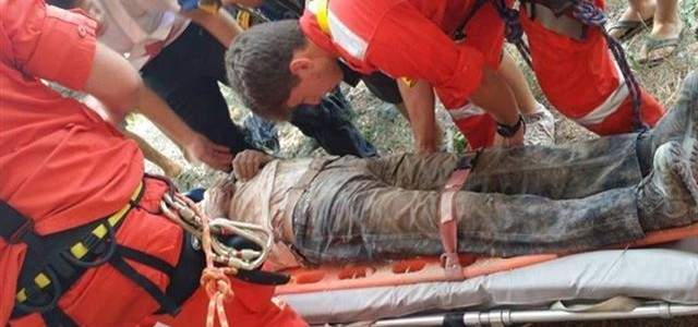  الصليب الأحمر انقذ شخصا سقط في حفرة بعمق 3 أمتار في منطقة الكورة